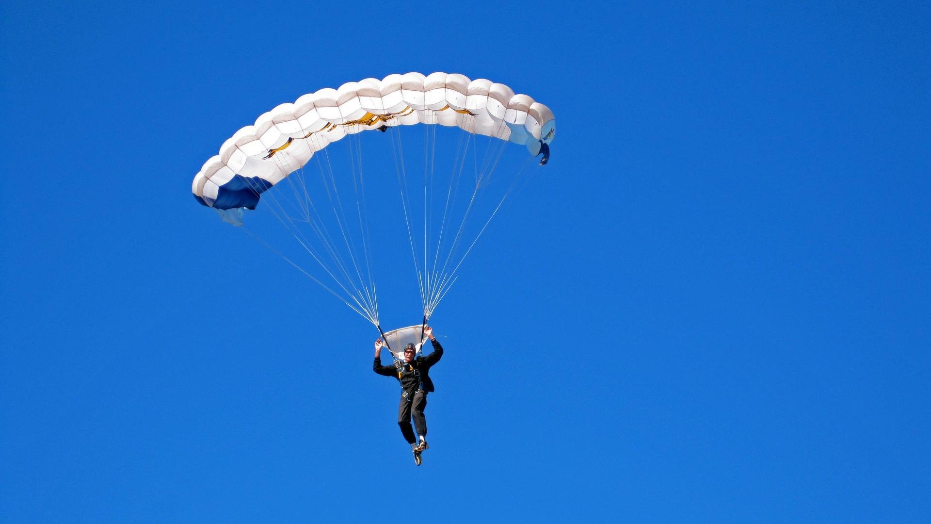 传奇人生：那些用篮球改变命运的故事，篮球人的奋斗史
